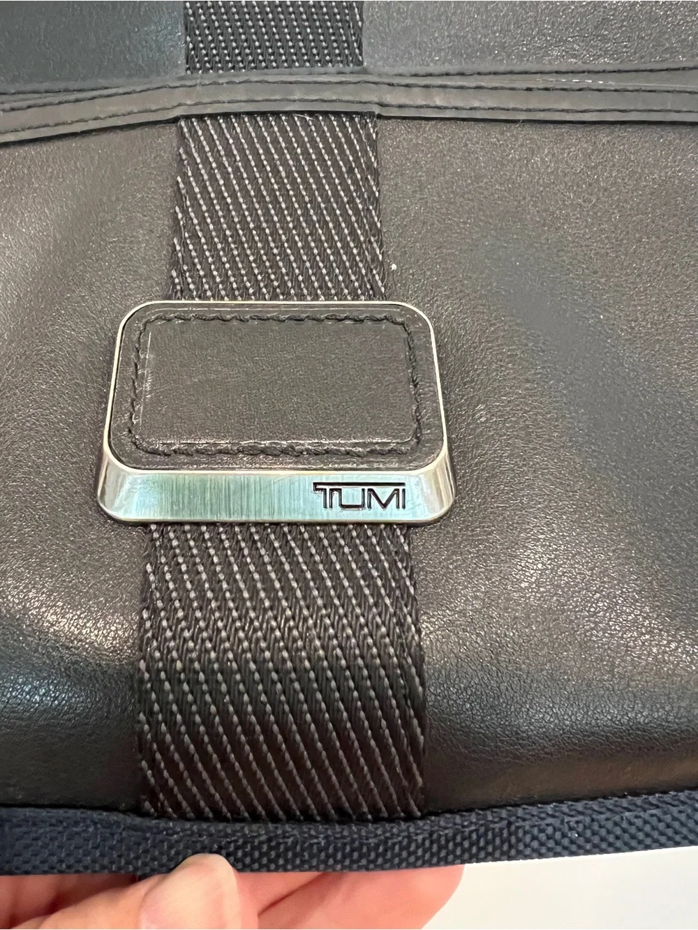 TUMI Men's Black & Navy Crossbody Messenger Bag